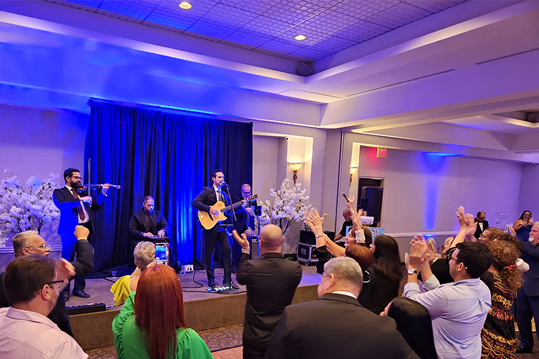 24-AS4-Chavales-768w512h